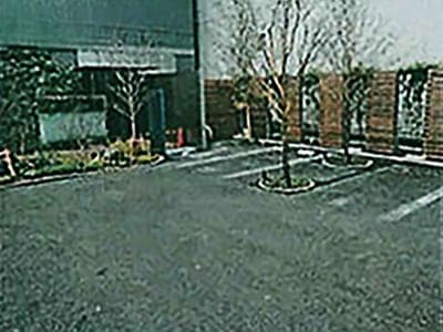 商用施設：アプローチ・駐車場 施工前の様子